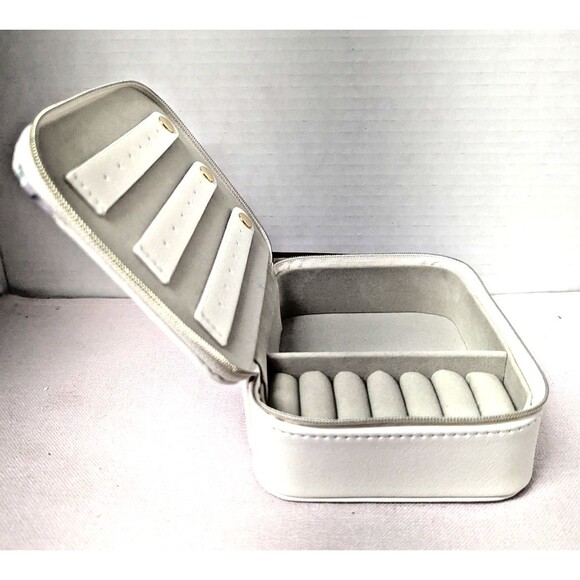 Cupcakes and Cashmere Jewelry Box Organizer Zip Closure Blue White Floral Gift - Picture 5 of 6